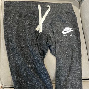 NWT Women’s Nike size large gray lounge pants